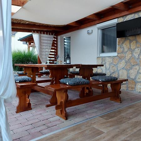 Tulipan Vendeghaz Apartment Sarospatak Exterior photo
