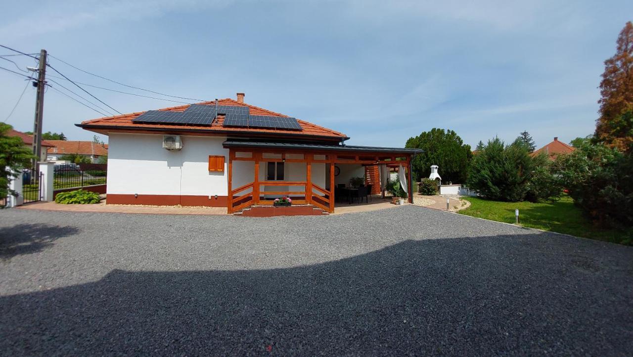 Tulipan Vendeghaz Apartment Sarospatak Exterior photo