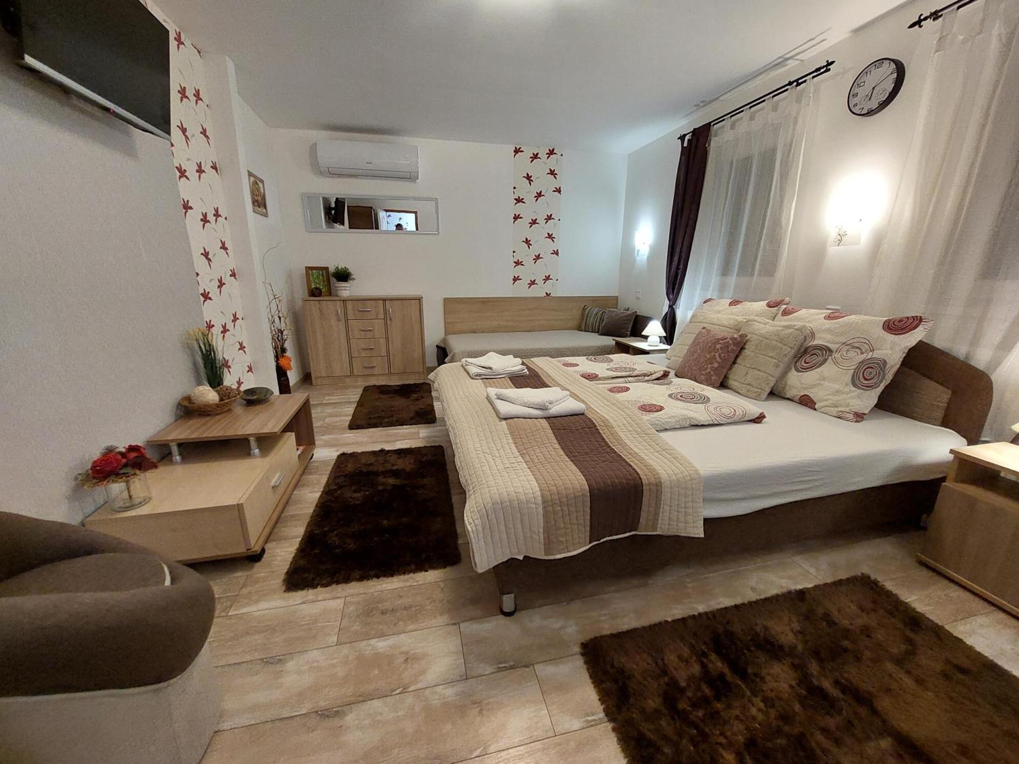 Tulipan Vendeghaz Apartment Sarospatak Exterior photo