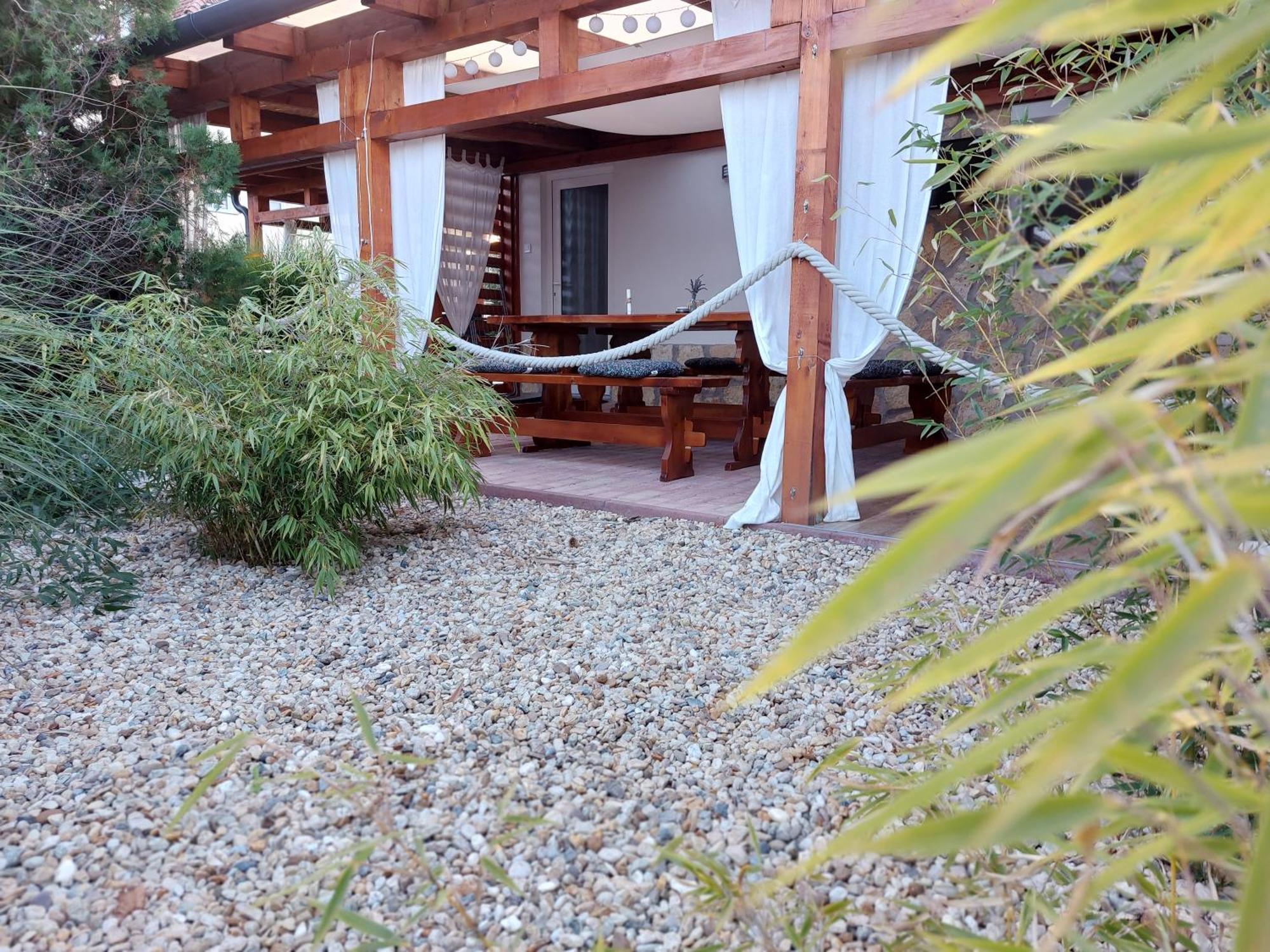 Tulipan Vendeghaz Apartment Sarospatak Exterior photo