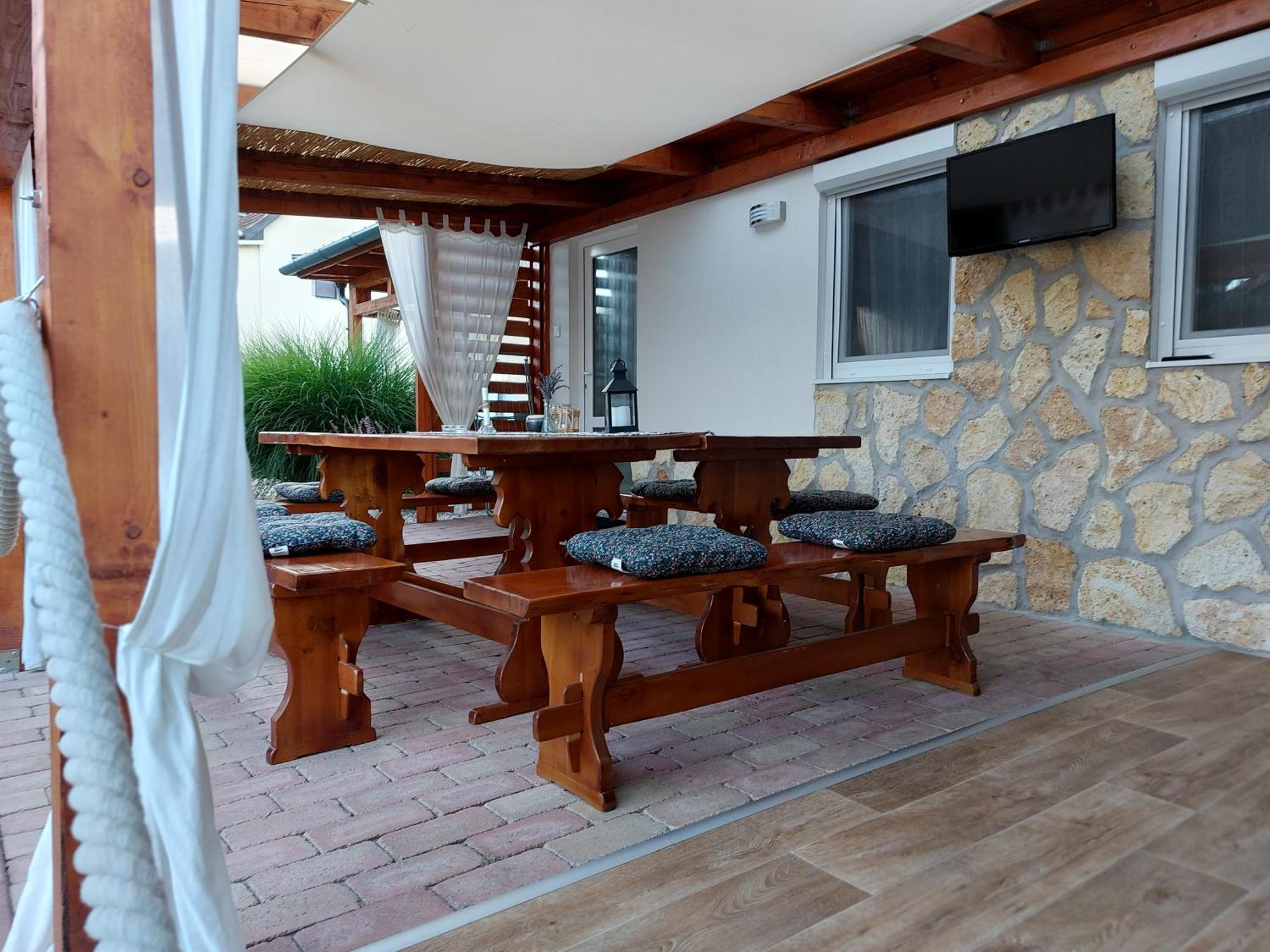 Tulipan Vendeghaz Apartment Sarospatak Exterior photo
